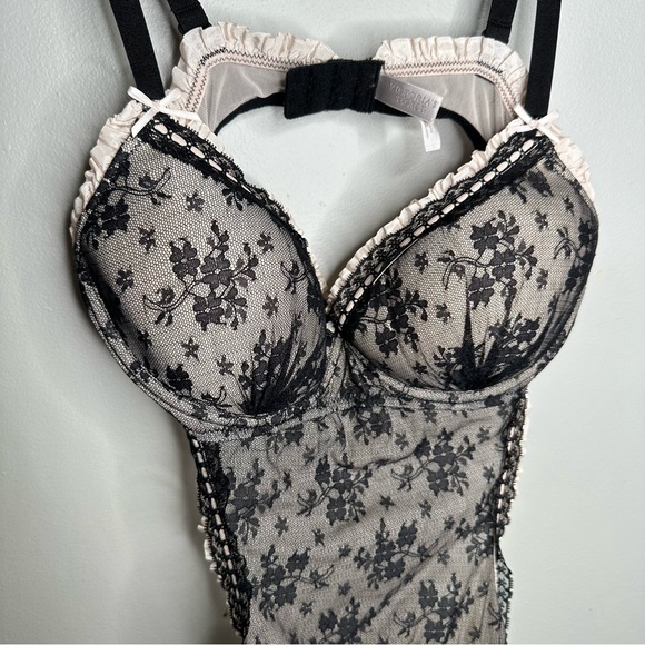 Victoria's Secret Sexy Maid Lingerie - Picture 4 of 11